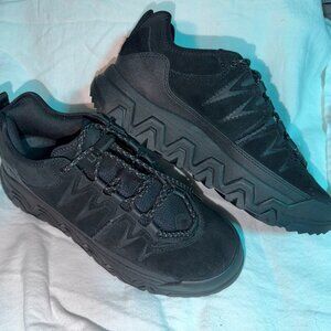 UGG Matte Black CapTrail Low Women's Runners Shoes 1161830